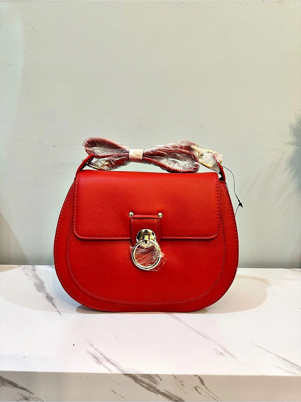 Badgley Mischa Camden crossbody Bag shoulder bag in red with a gold-tone lock an
